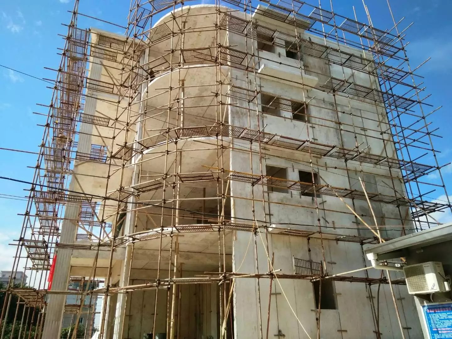 驻马店星河绿色环保装配式建材在福建修建的五层别墅建筑